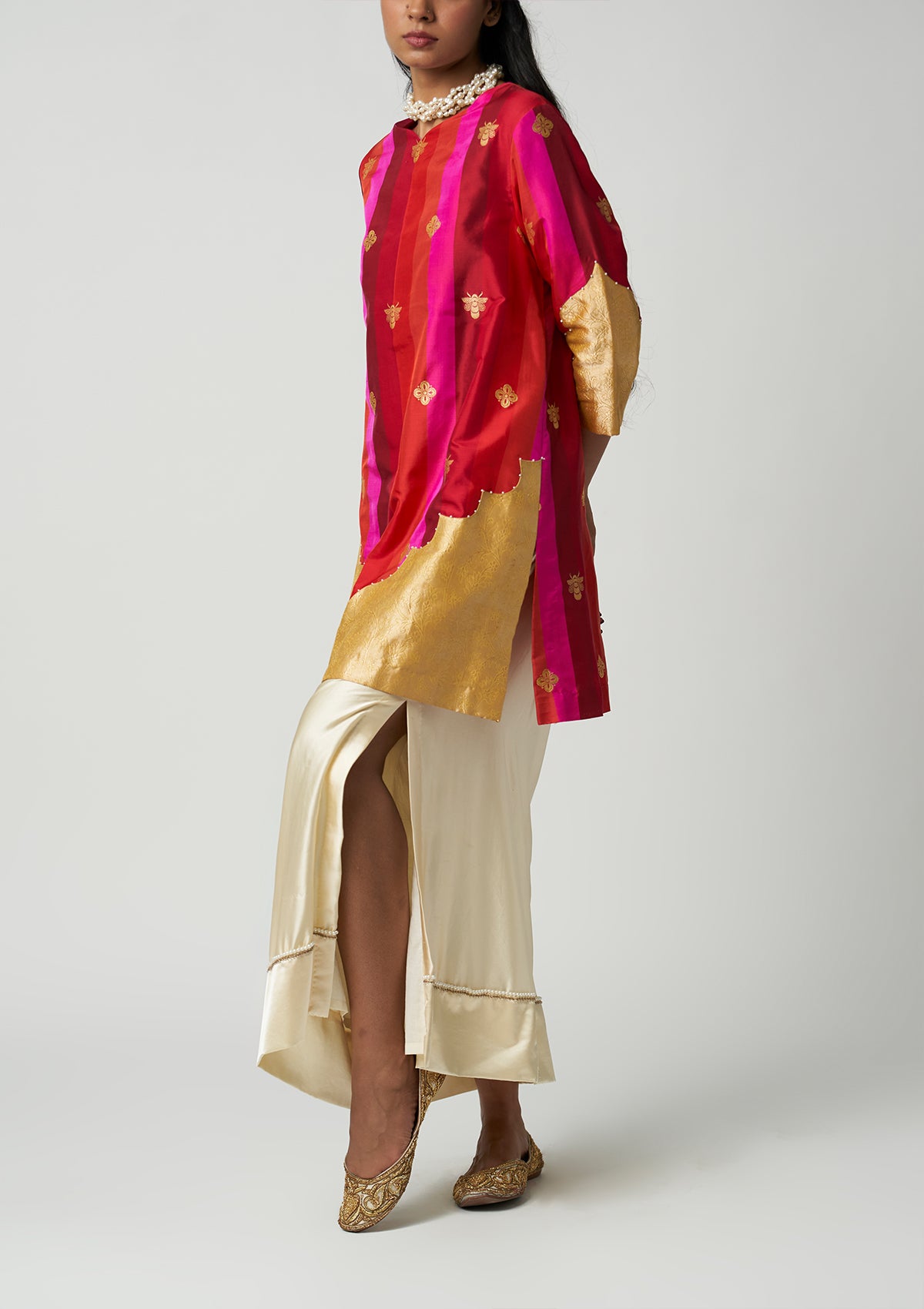 Mehrabiya Ohfab Kurta Set