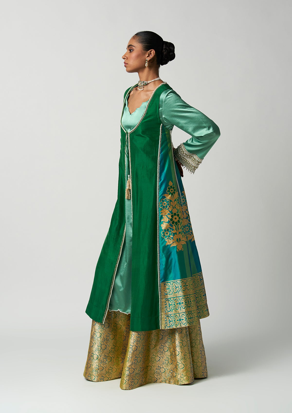 Panna Nazaakat Choga Set