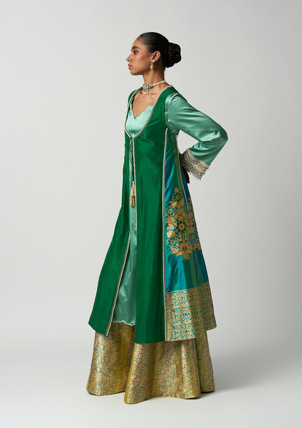 Panna Nazaakat Choga Set