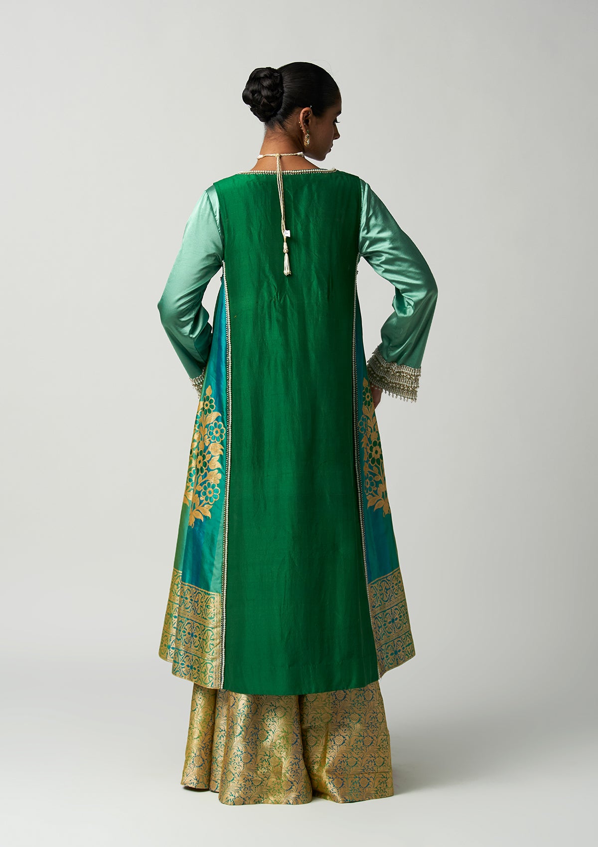 Panna Nazaakat Choga Set