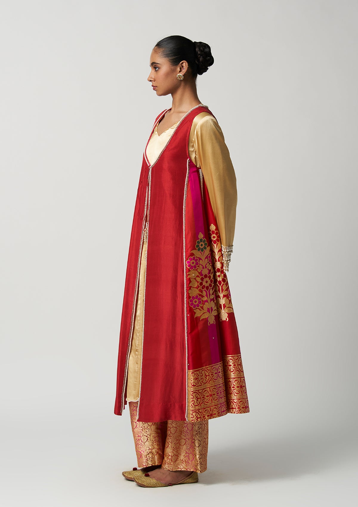 Ruby Nazaakat Choga Set