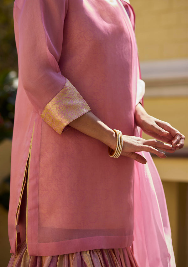 Gulabi Sayonee Kurta