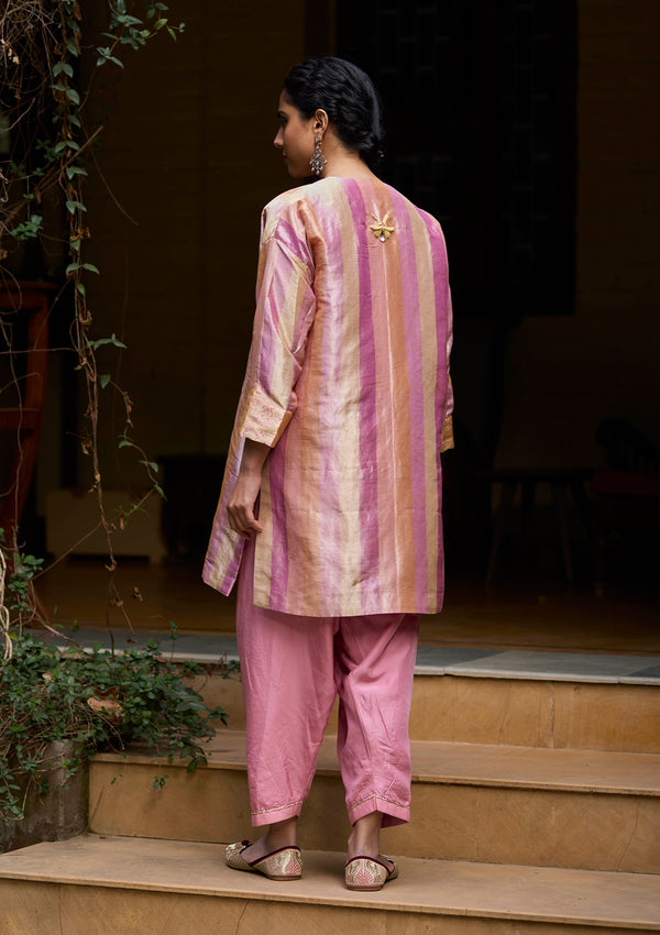 Gulabi Yaarana Salwar