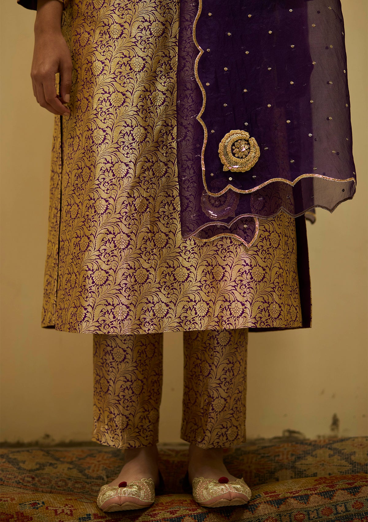 Jamuni Mahboob Odhni
