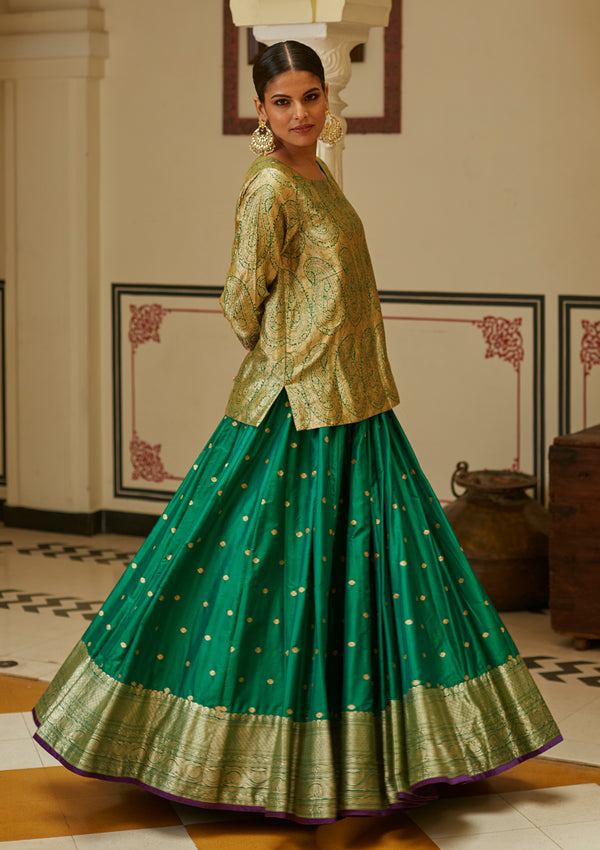 Panna Tehvaar Lehenga