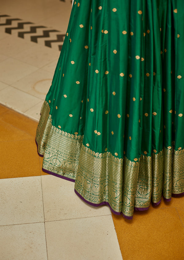 Panna Tehvaar Lehenga