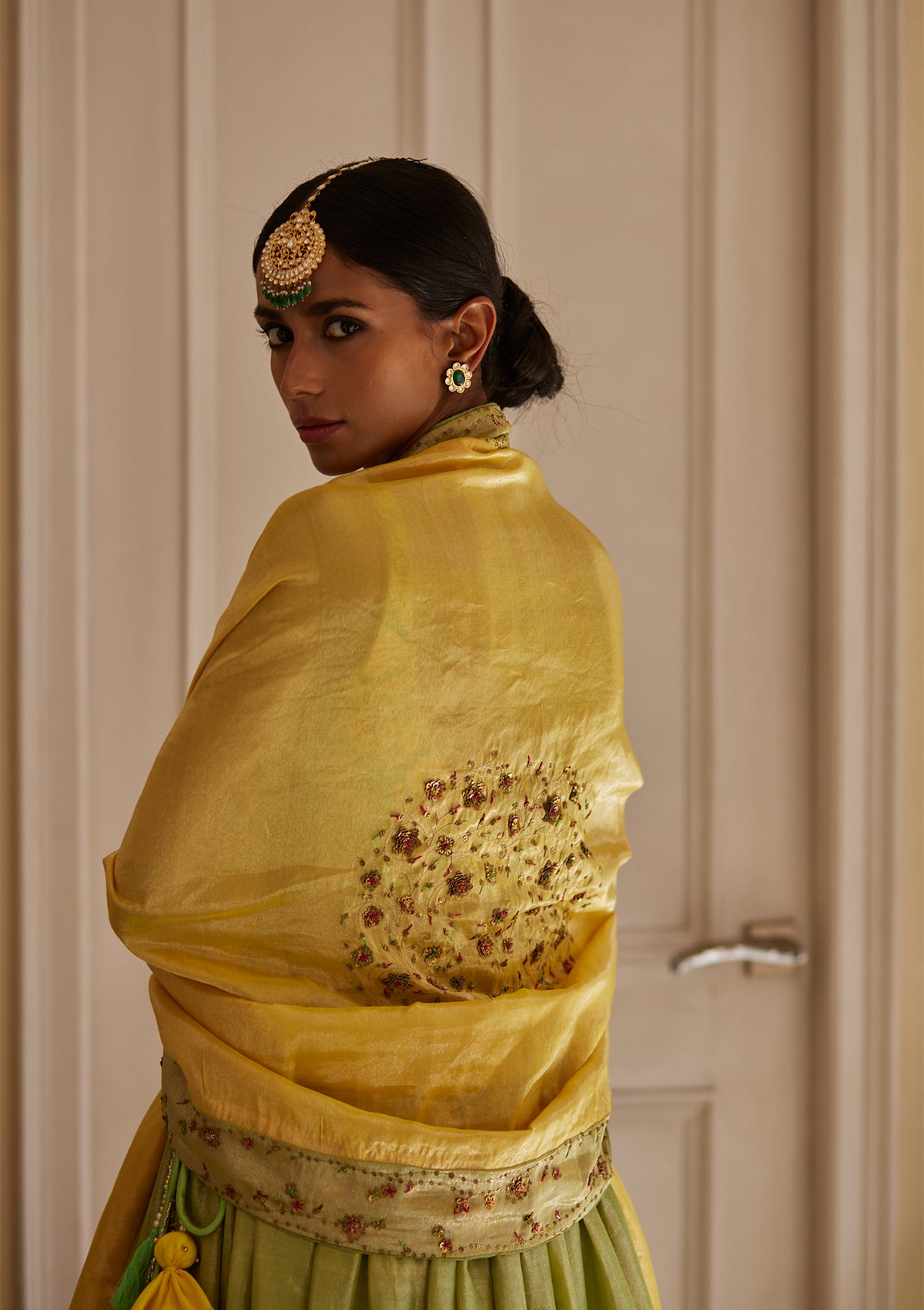 Nargis Tissue Odhni