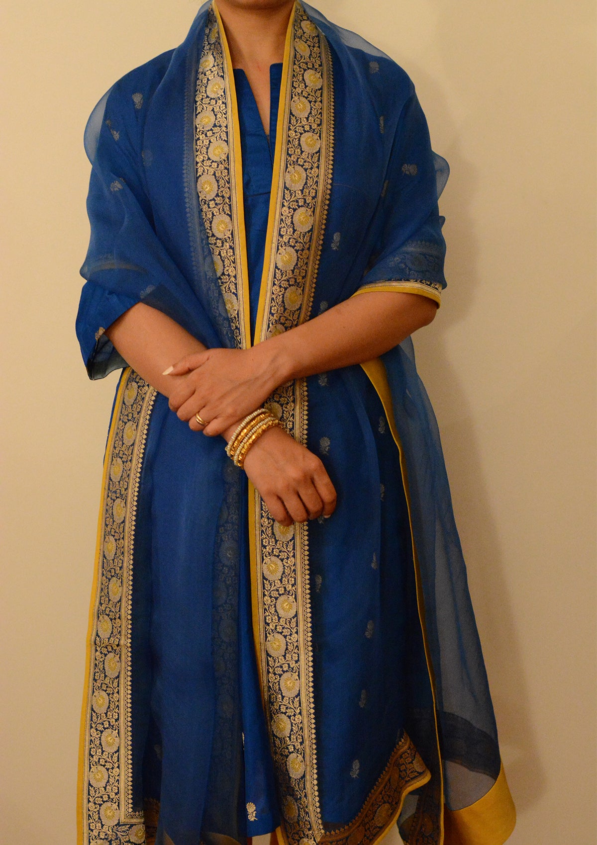 Neelambari Odhni