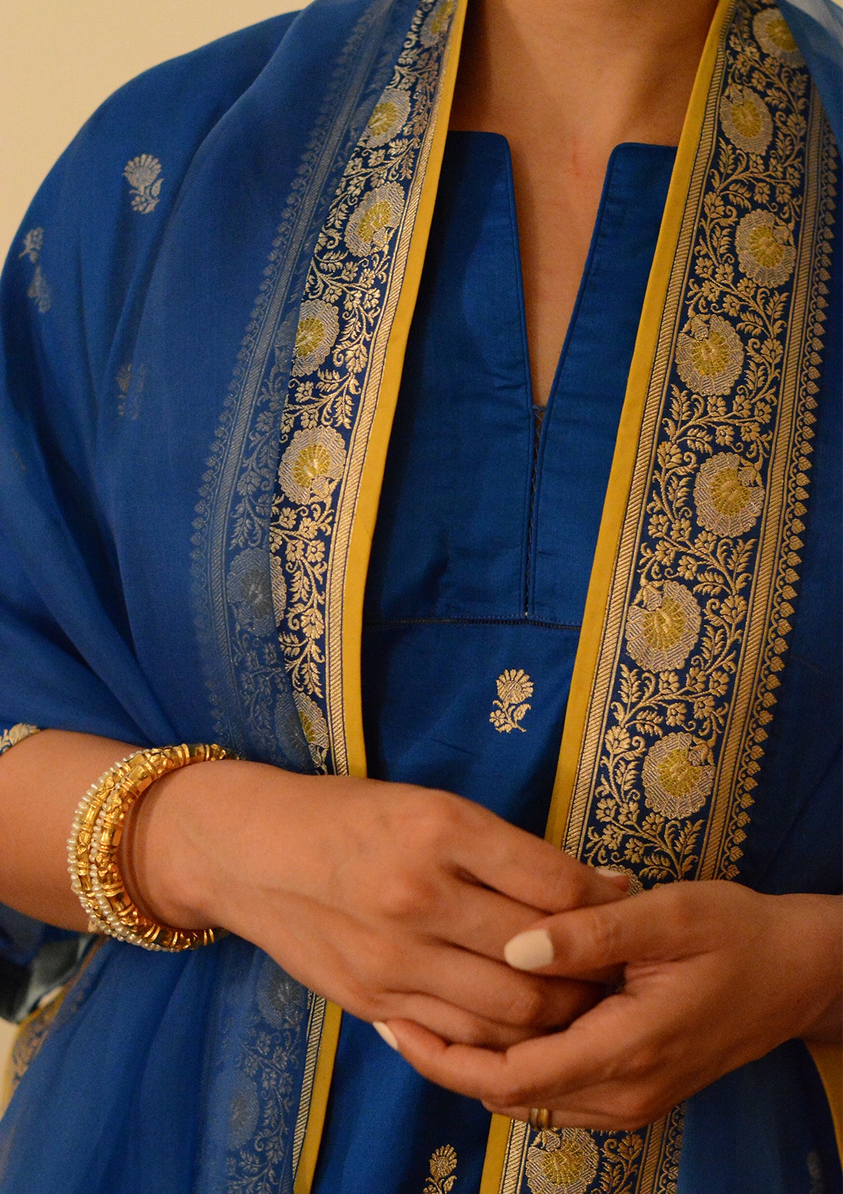 Neelambari Odhni