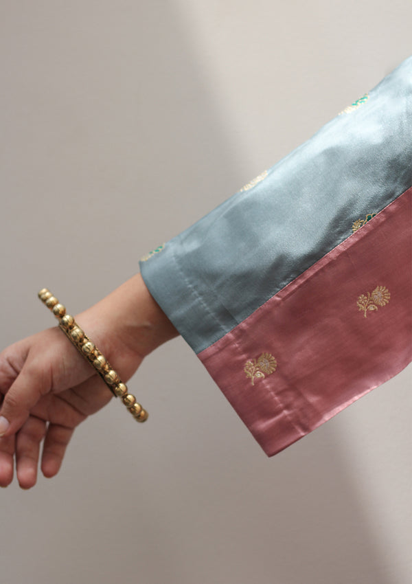 Aasmani Gulaab Kurta