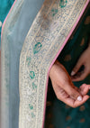 Aasmani Odhni