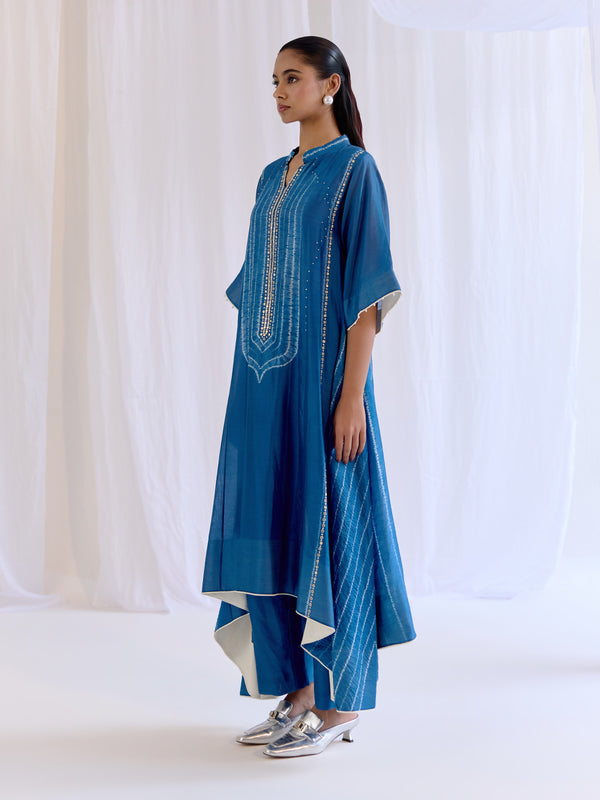 Neelaya Kurta