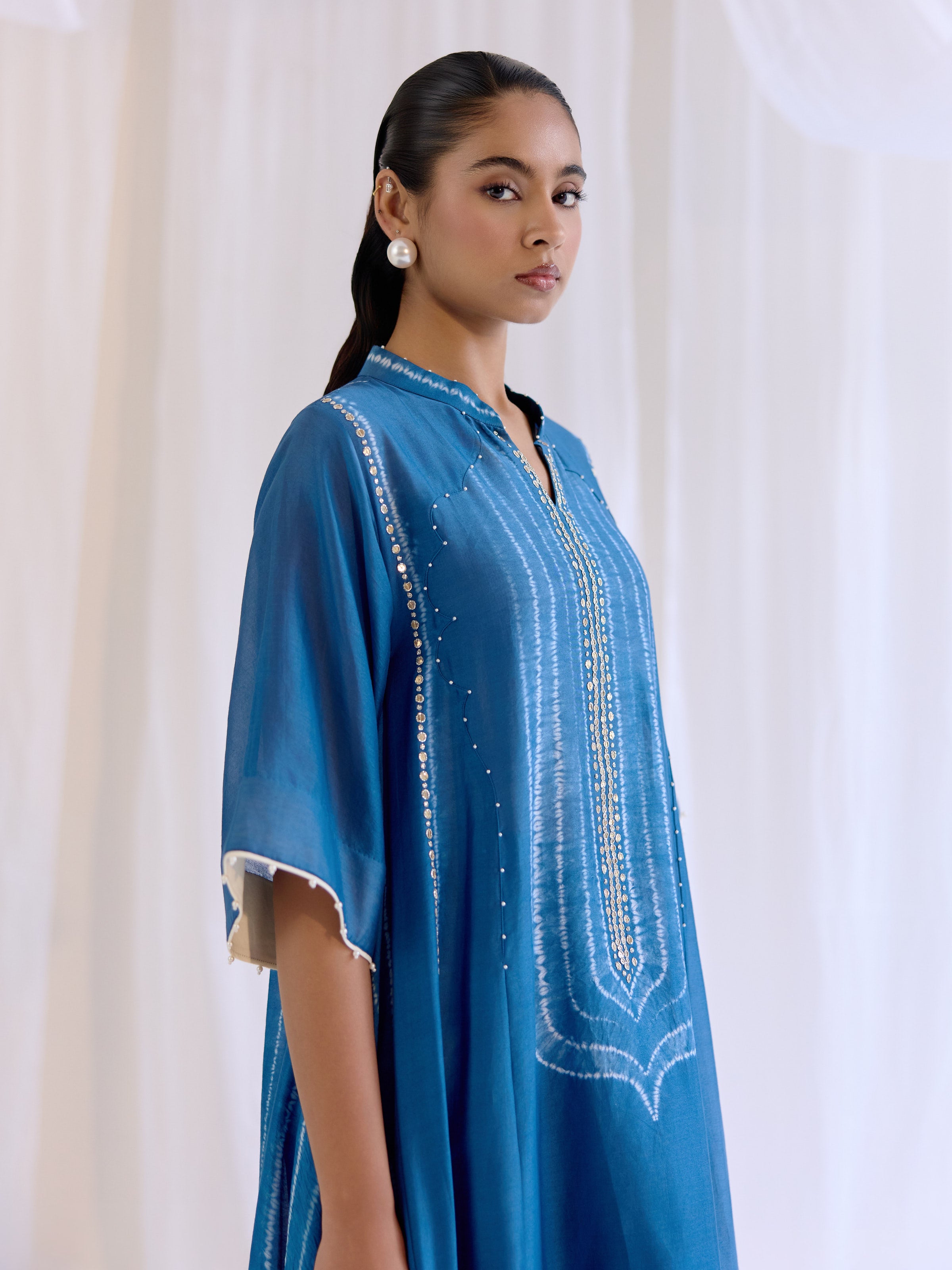 Neelaya Kurta