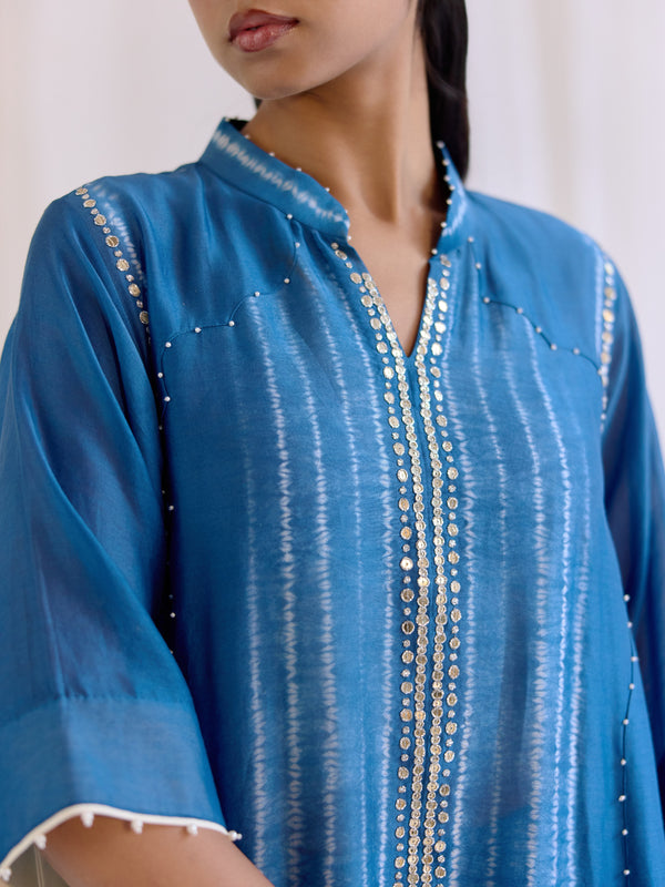 Neelaya Kurta