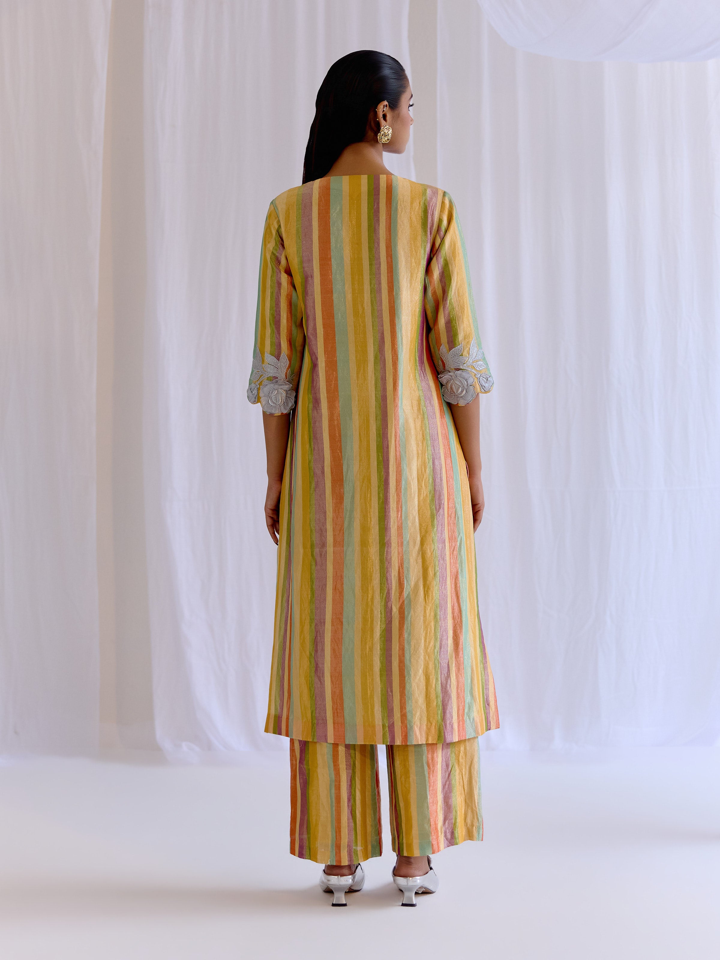 Lehr-E-Gul Kurta Set