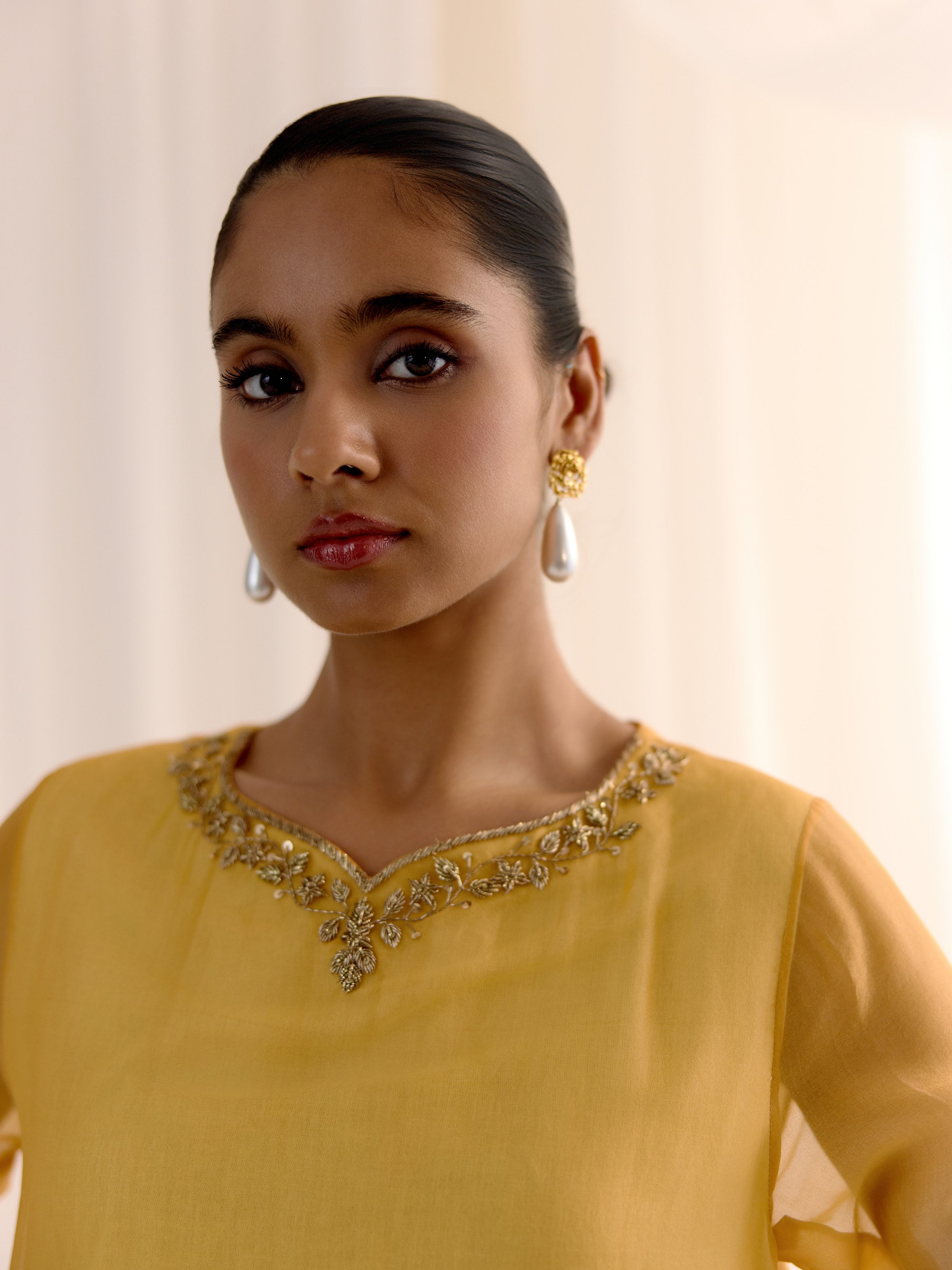 Noor-e Sunehra Kurta Set