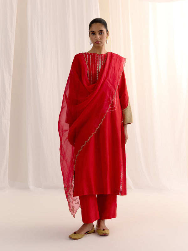 Rang-e-Surkh Kurta Set