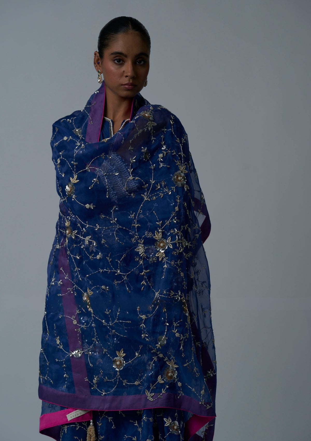 Neelam Mallika Odhni