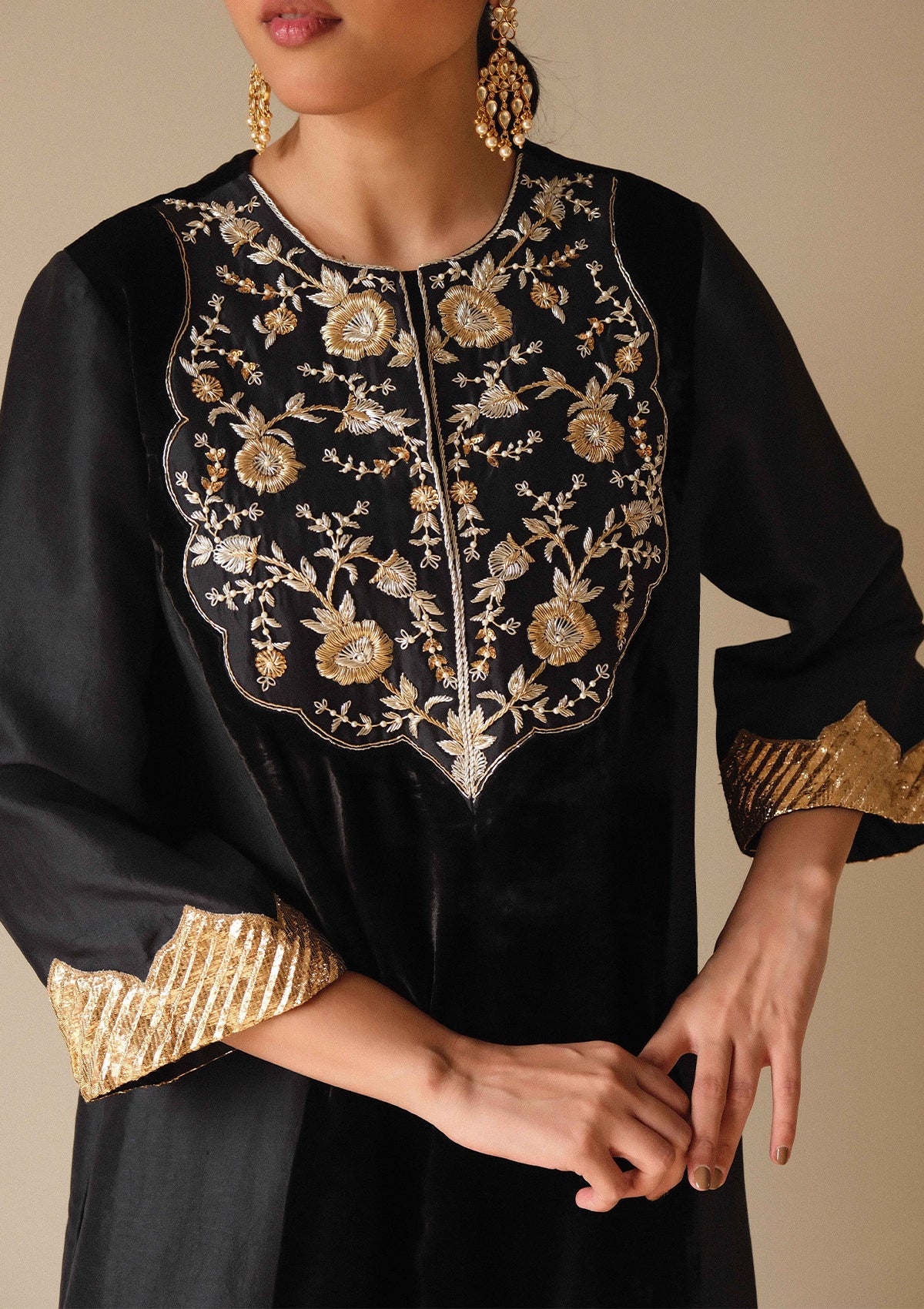 Alizay Surma Velvet Kurta