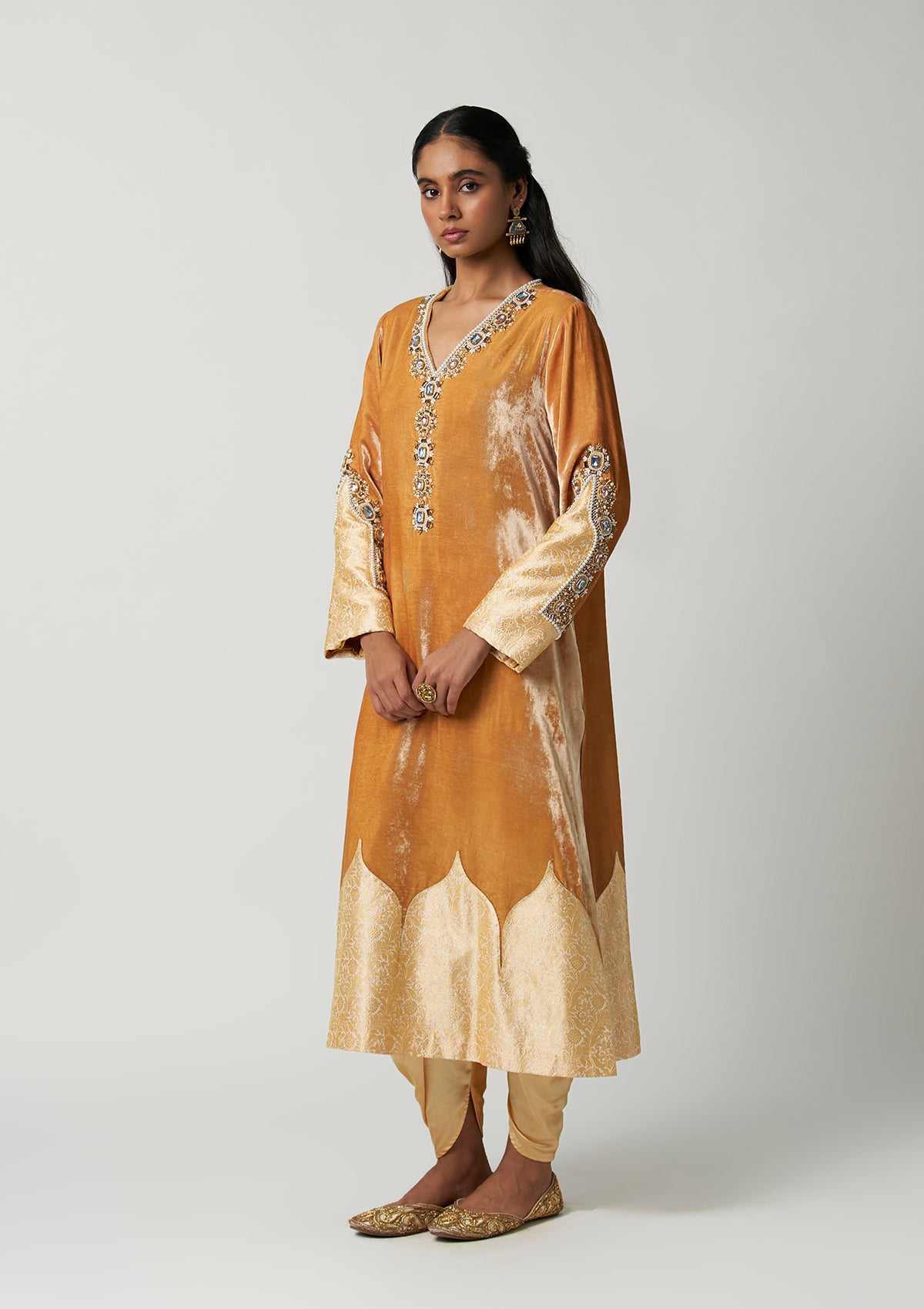 Arq Velvet Kurta Set