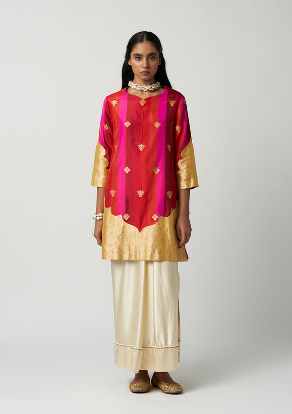 Mehrabiya Ohfab Kurta Set