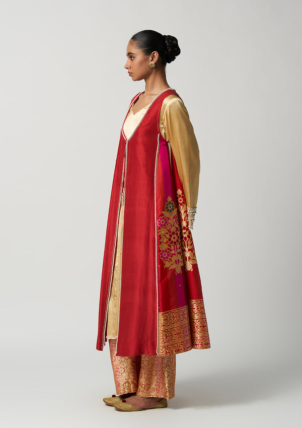 Ruby Nazaakat Choga Set