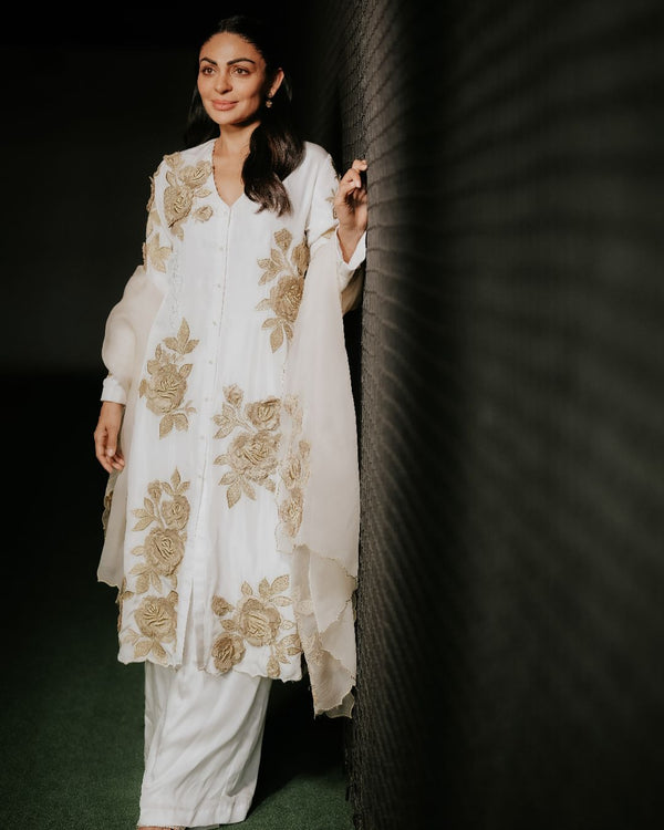 Noor Gulaab Kurta Set