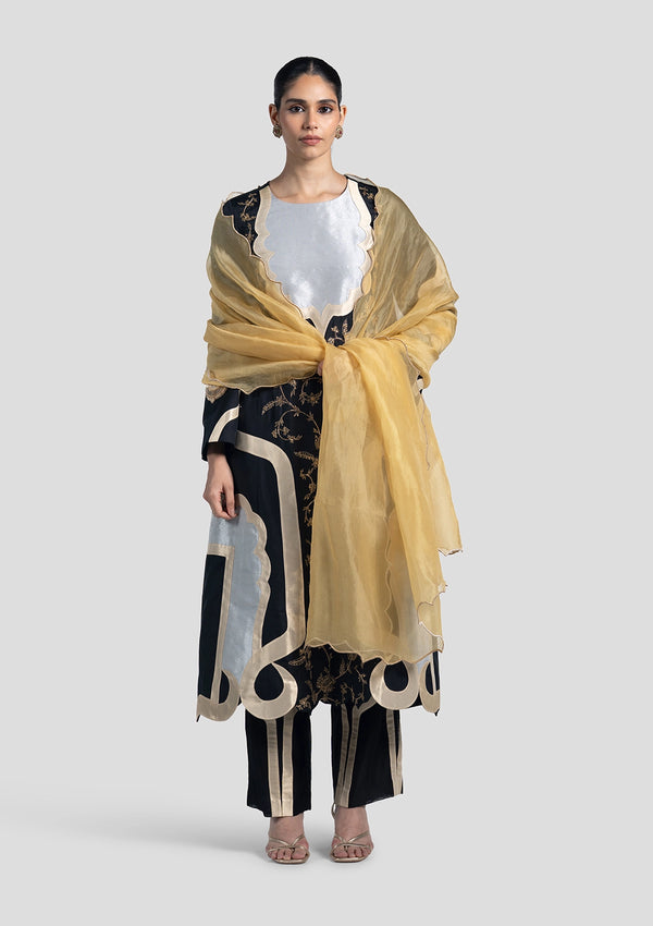 Shab-e-Tila Kurta Set