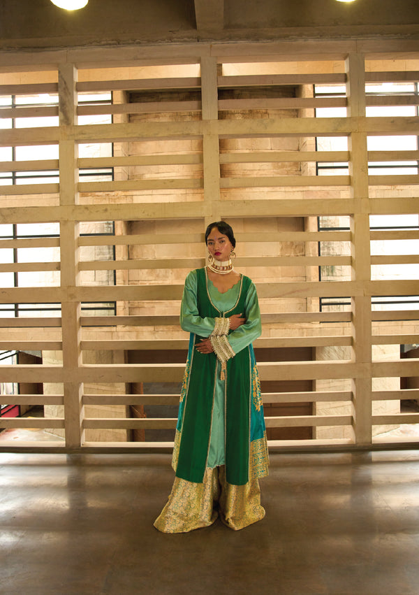 Panna Nazaakat Choga Set