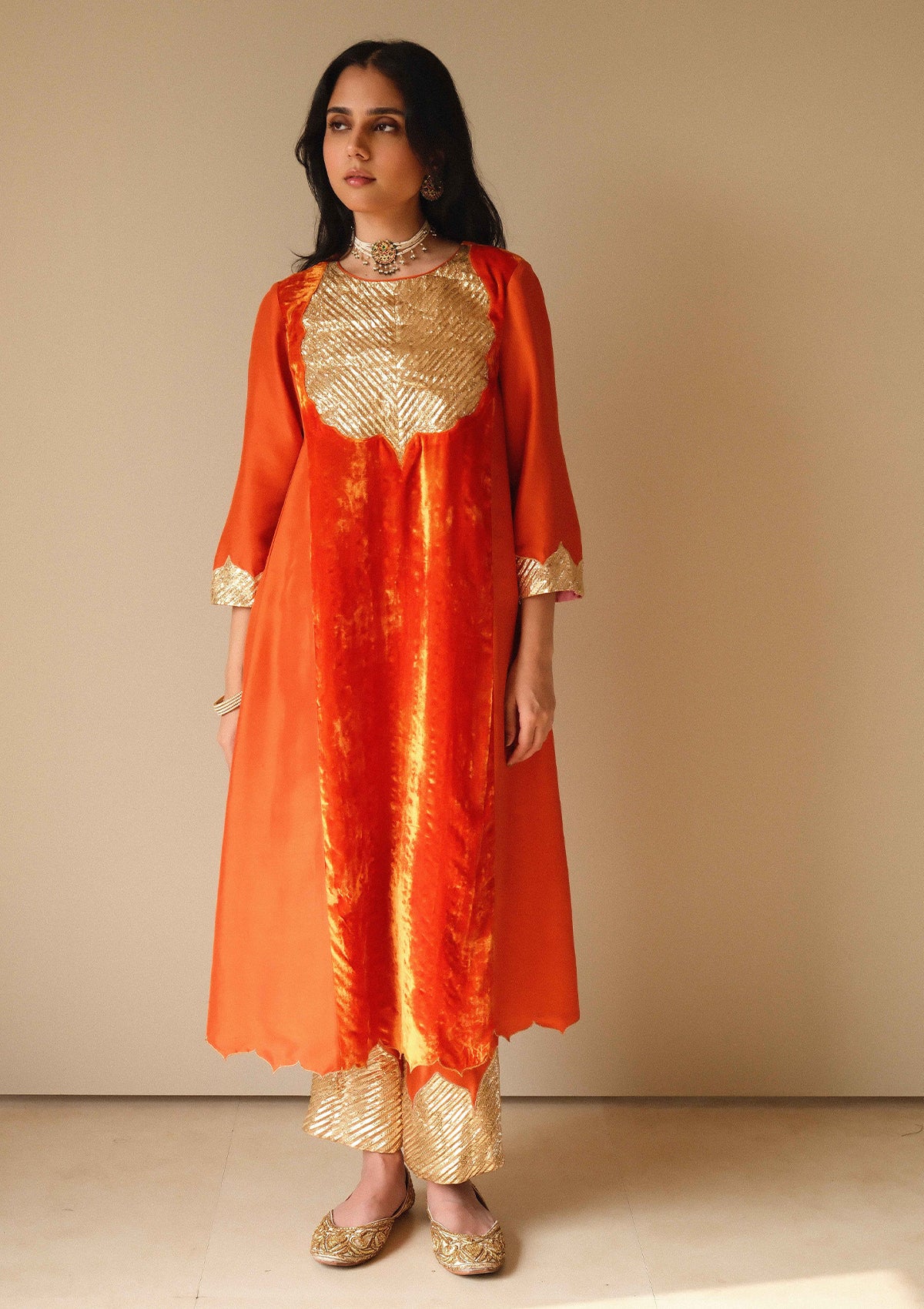 Shabnam Narangi Velvet Kurta