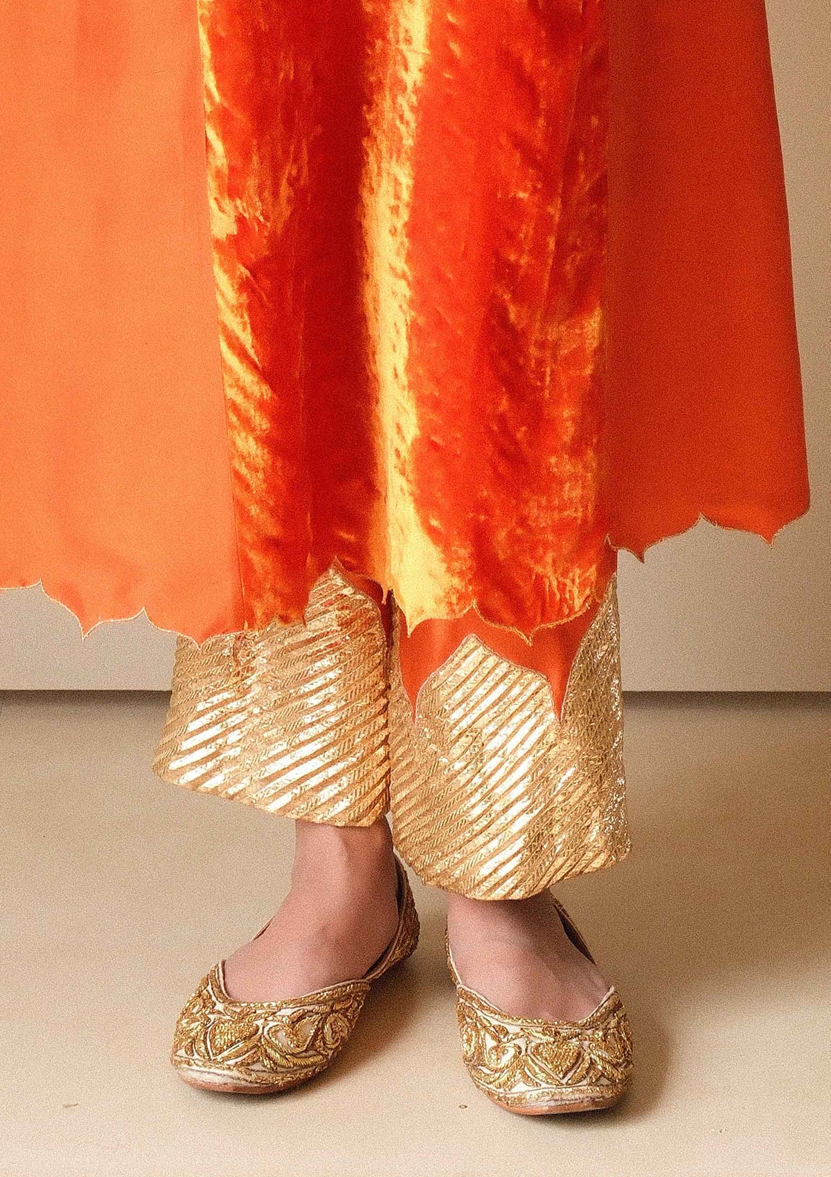 Shabnam Narangi Velvet Kurta