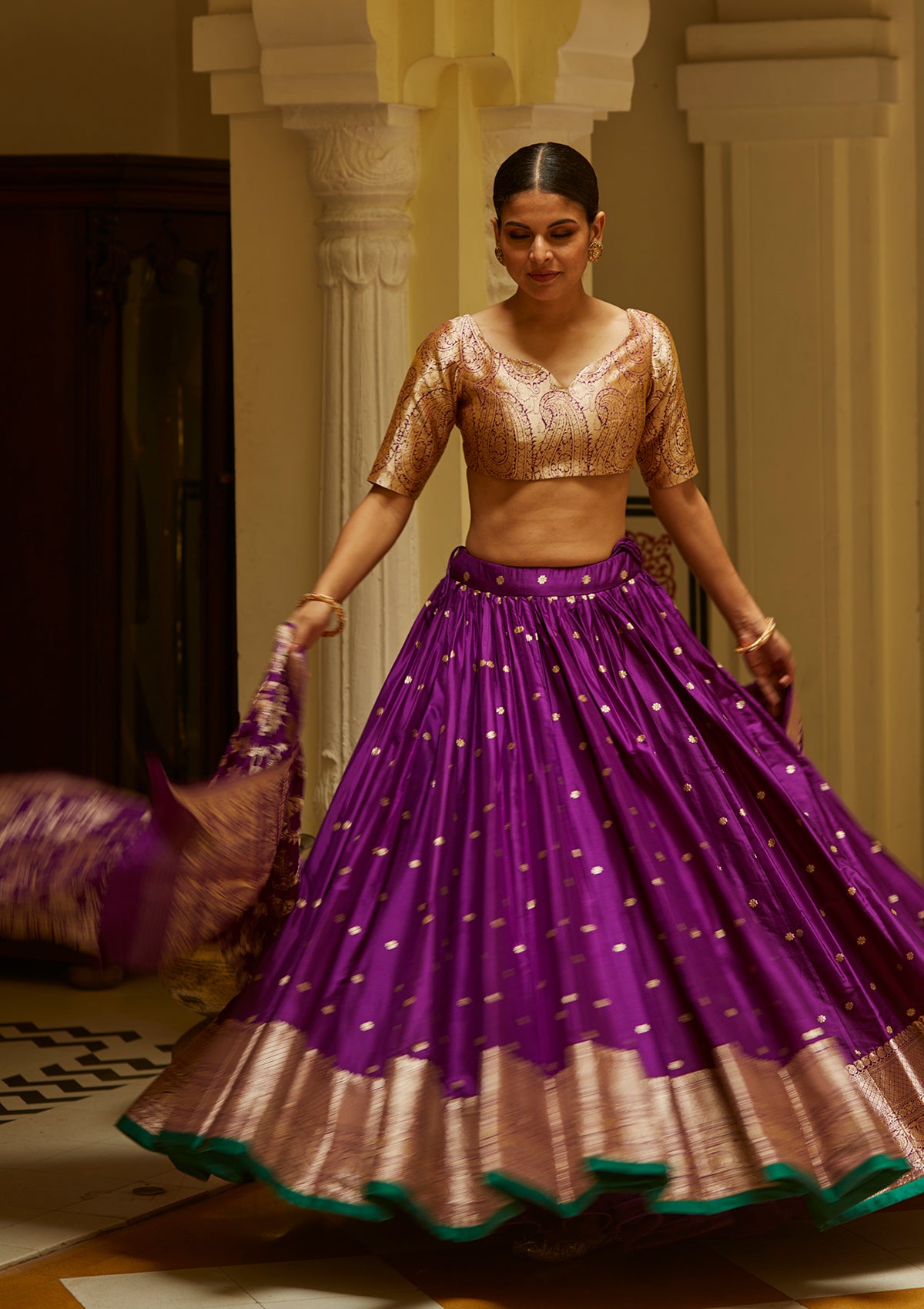 Jamuni Tehvaar Lehenga